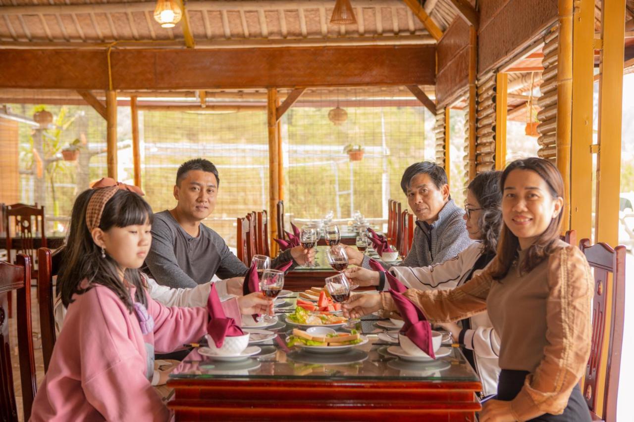Lotus Field Homestay Ninh Bình Exteriör bild
